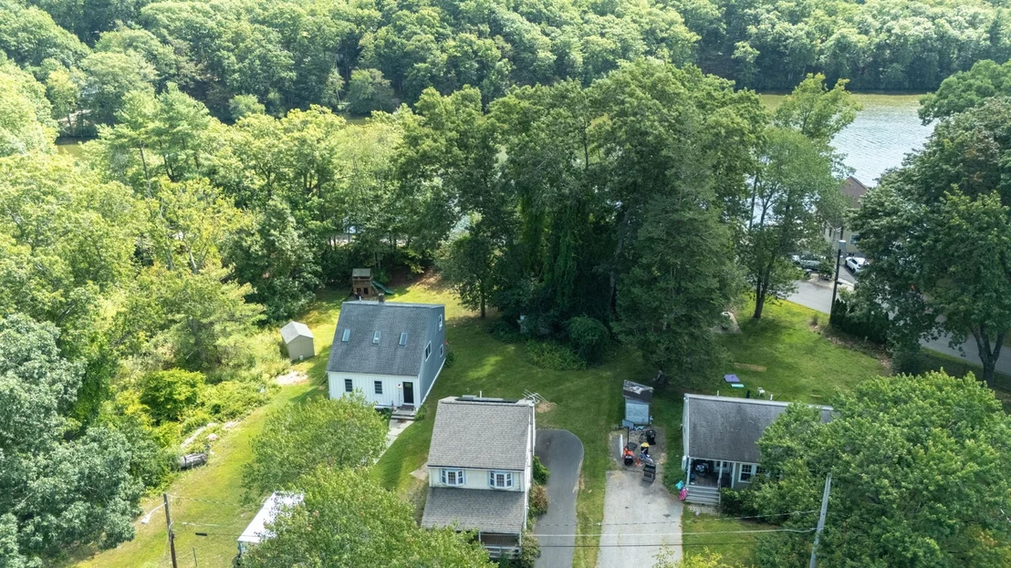 Photo of 17 W Cedar Rd