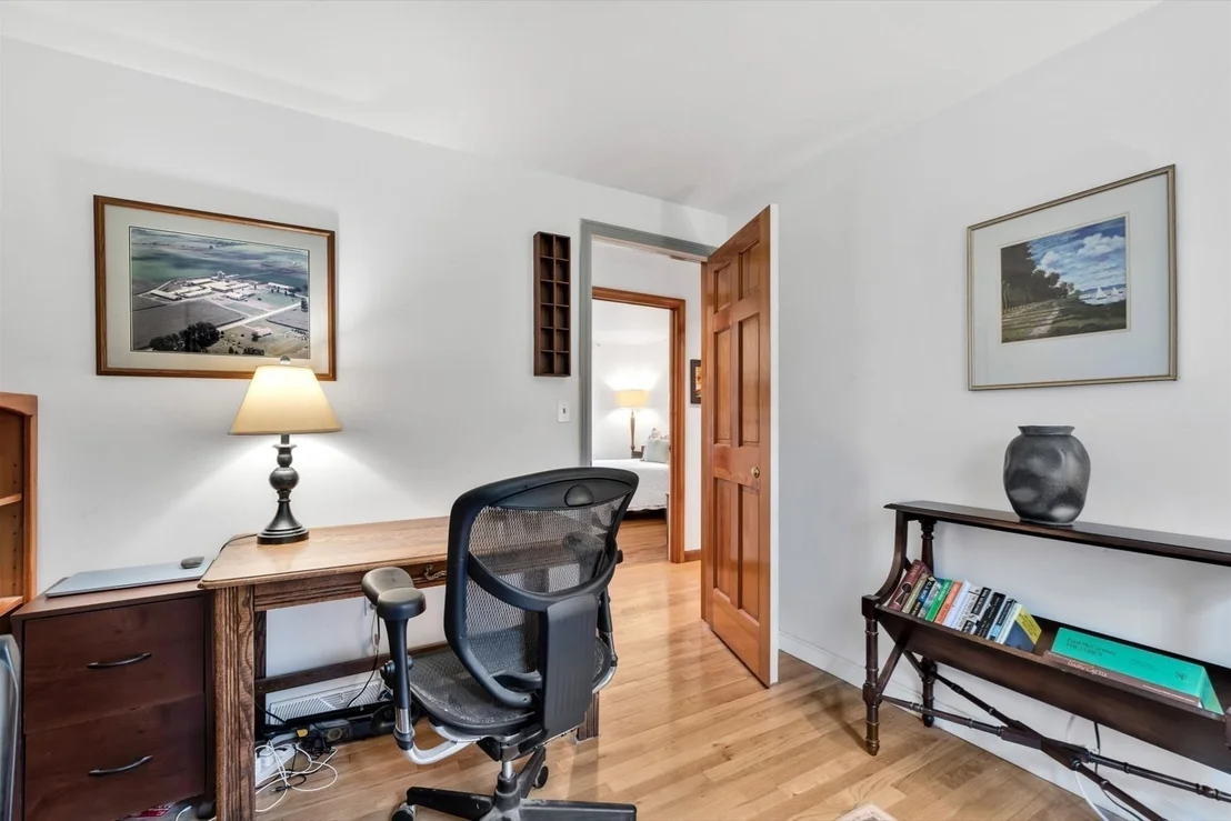 Photo of 8 Golf Link Cir