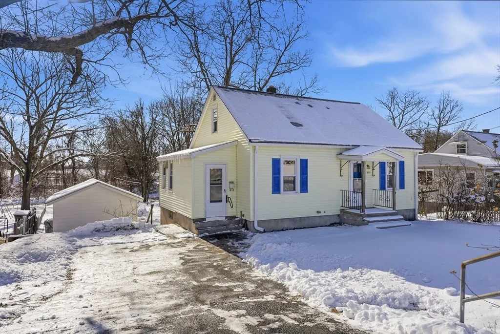 Photo of 1697 Westover Rd