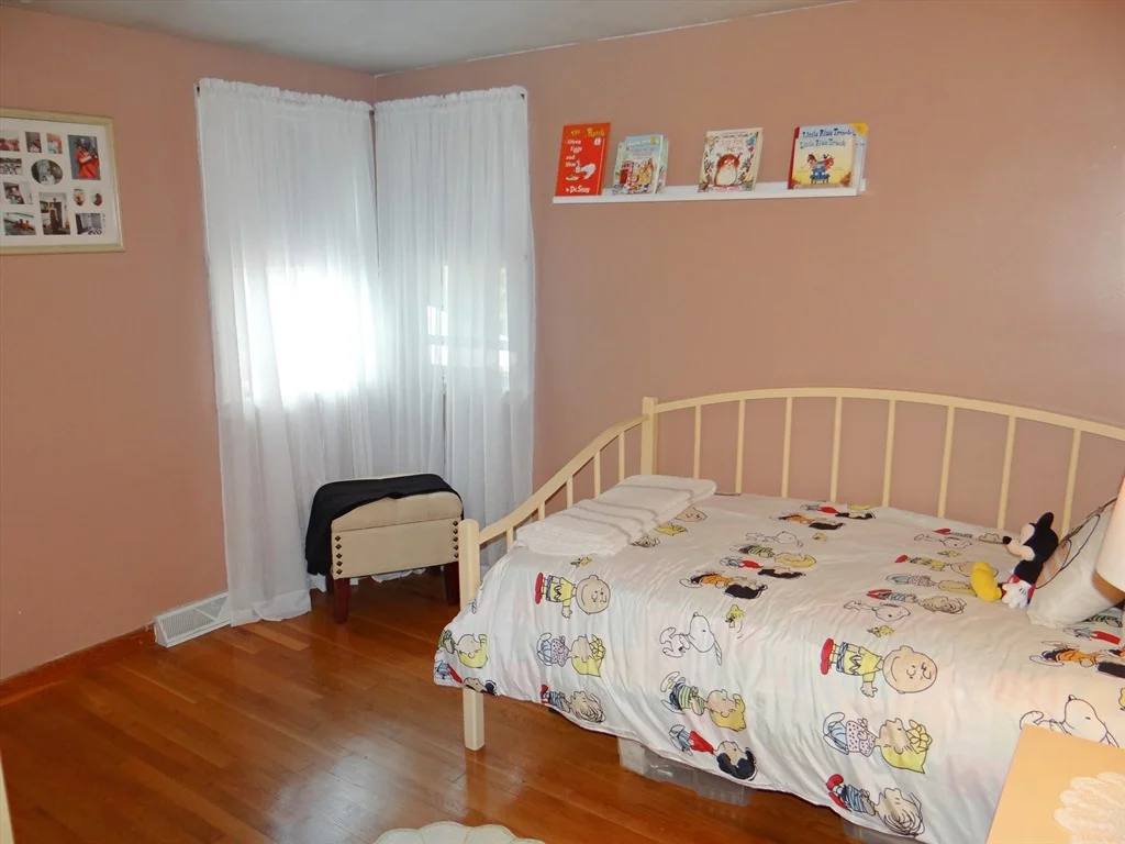 Photo of 25 Marshall Ave