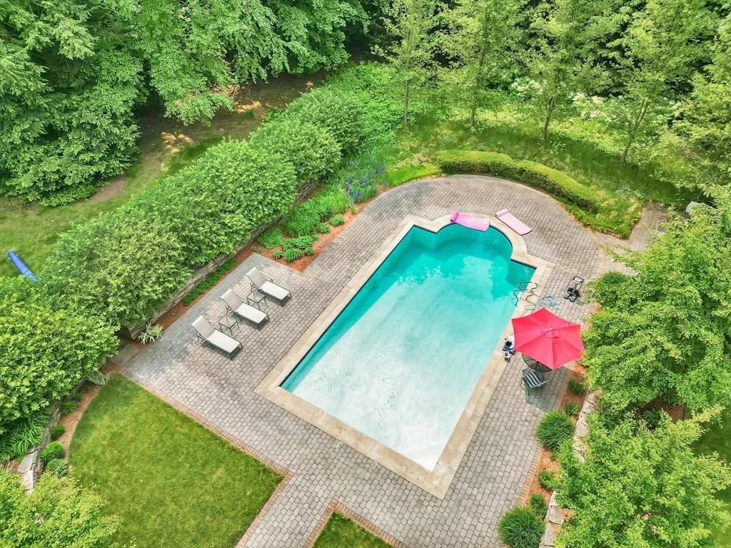 Photo of 135 Forest Glen Rd