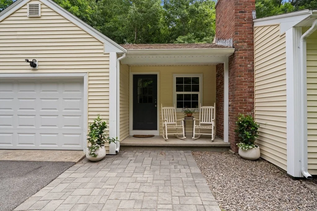 Photo of 332 Grove St