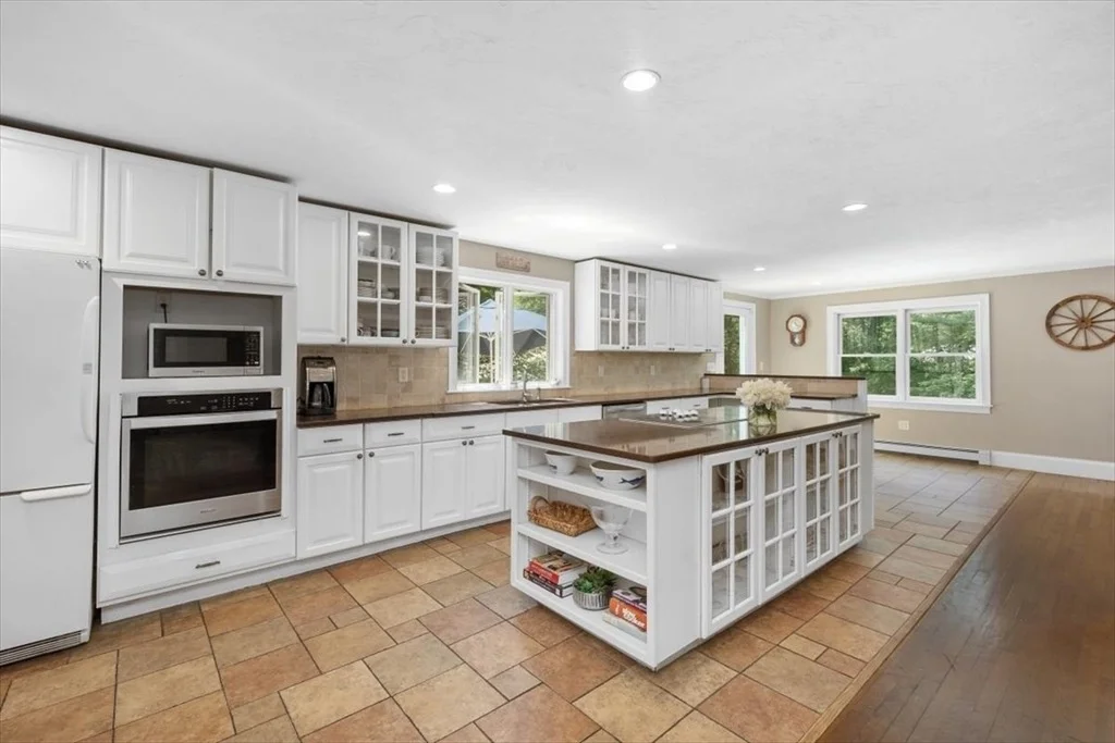Photo of 12 Whitcomb Lane