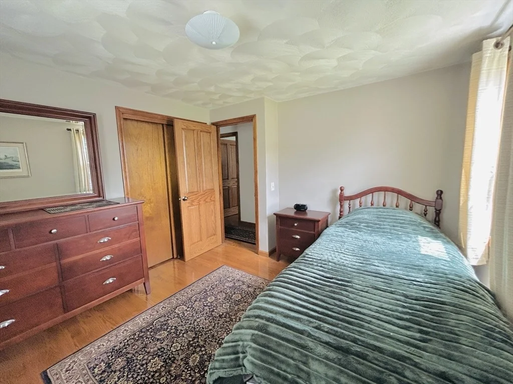 Photo of 166 Mohawk Dr