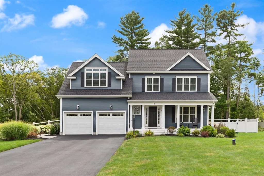 Photo of 10 Applewood Ln