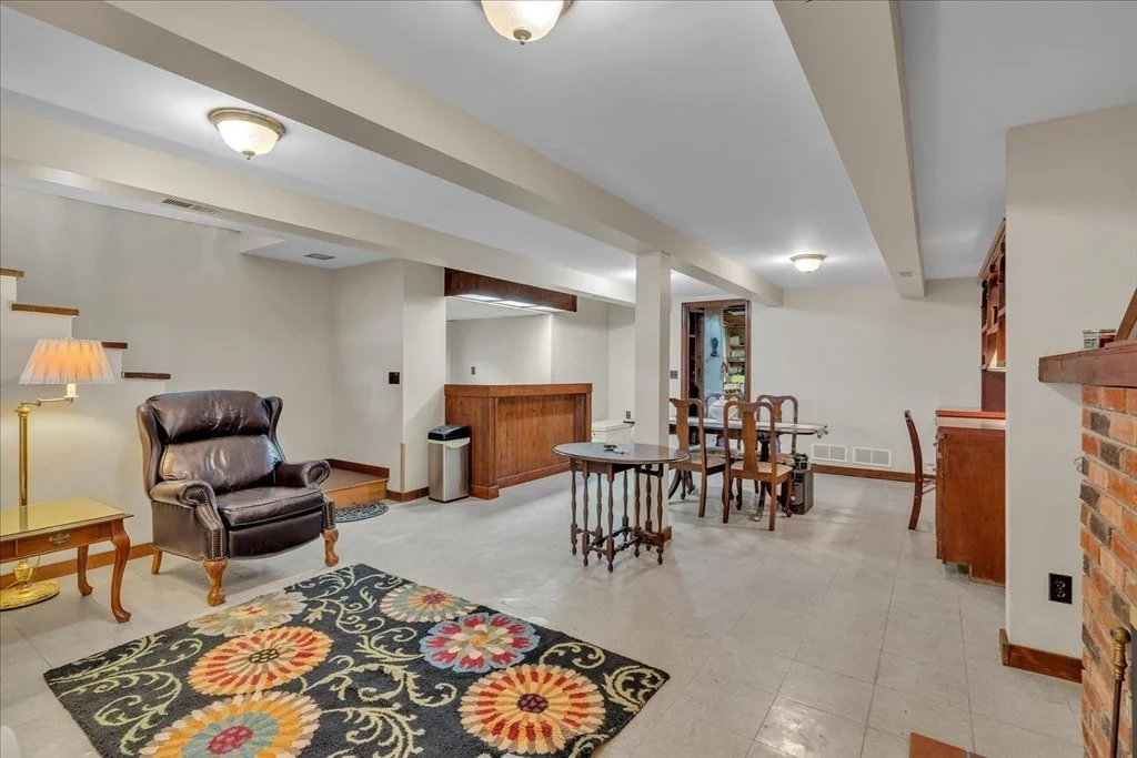 Photo of 376 Parkside Dr