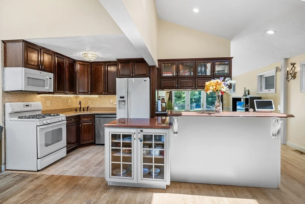 Photo of 7 Sherborne Cir