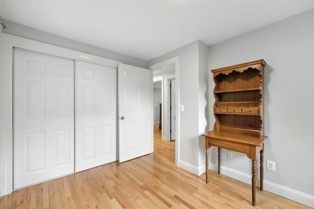 Photo of 6 Oakridge Cir
