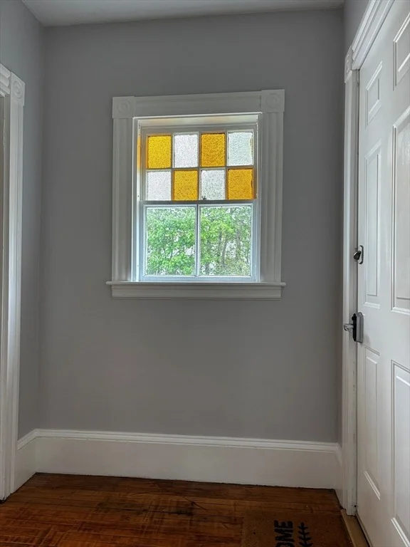 Photo of 1048 Main St