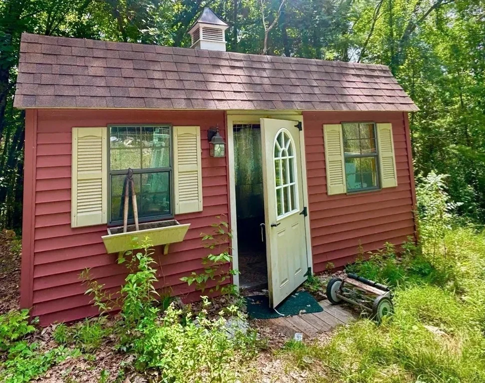 Photo of 1352 Ashfield Rd