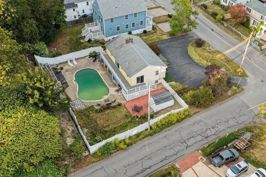 Photo of 411 Newport Road