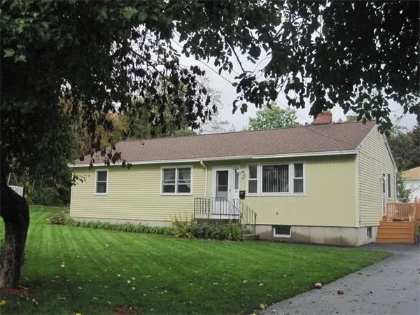 Photo of 33 Longwood Dr