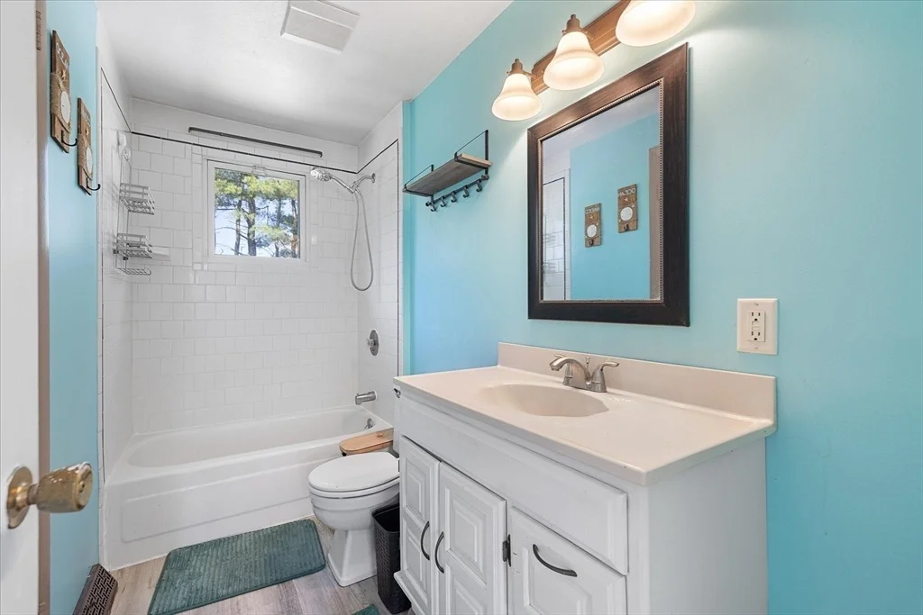 Photo of 32 Bayberry