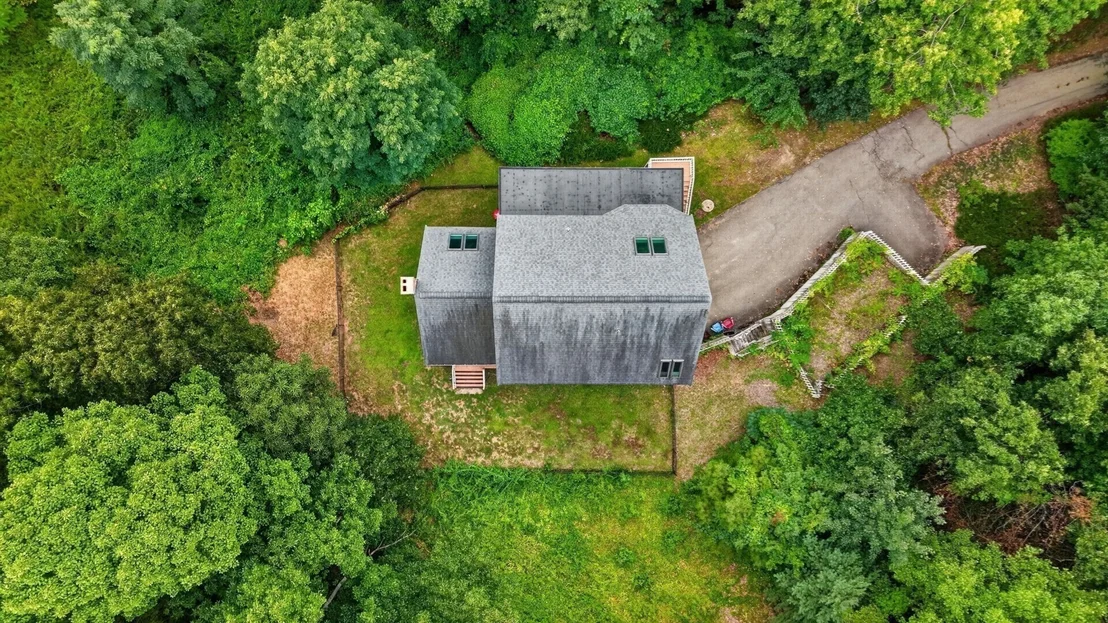 Photo of 10 Fairway Dr