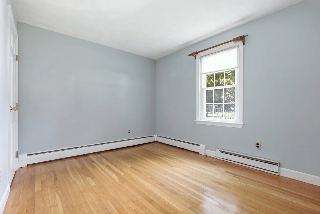 Photo of 10 Red Gate Ln
