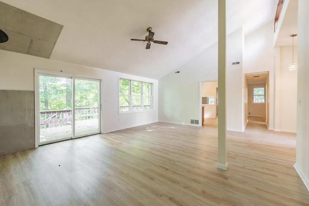 Photo of 499 Hadley Rd