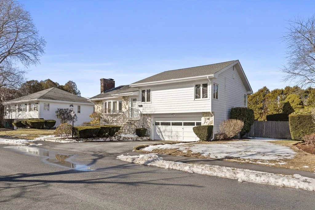 Photo of 5 Arlyn Rd
