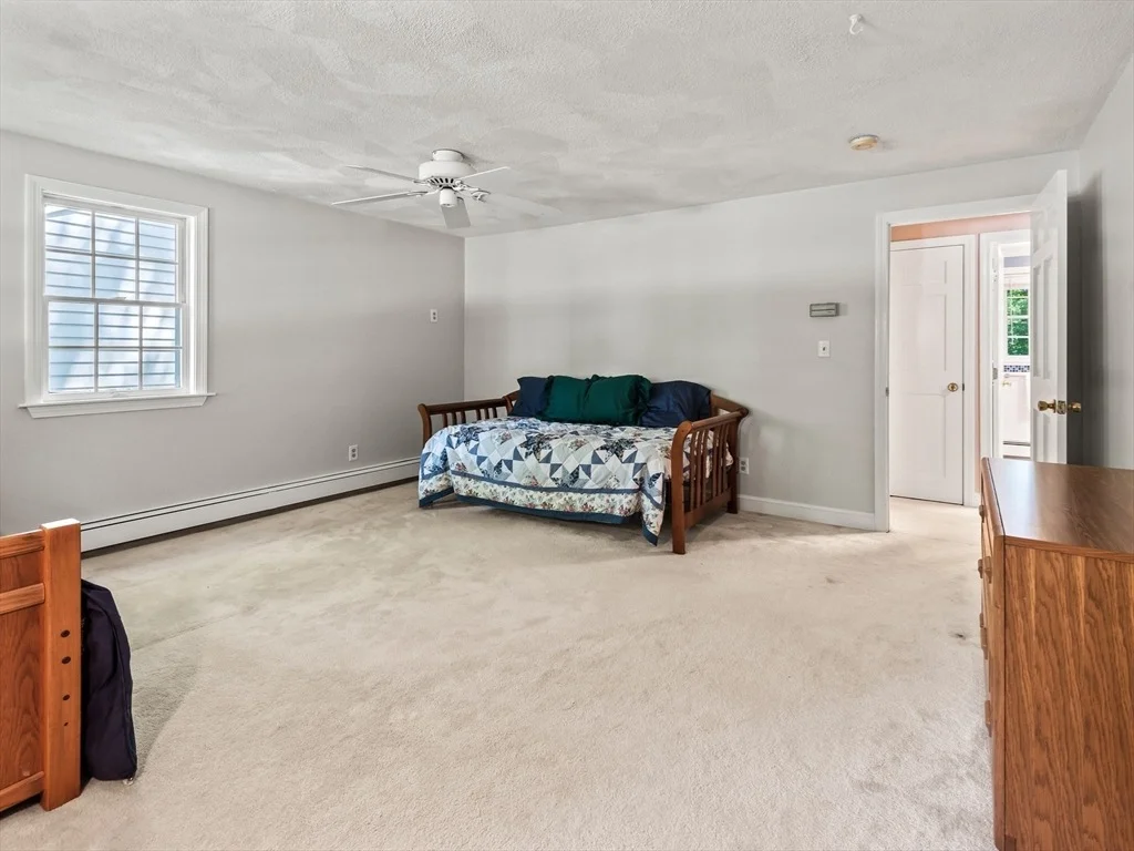 Photo of 14 Running Brook Cir
