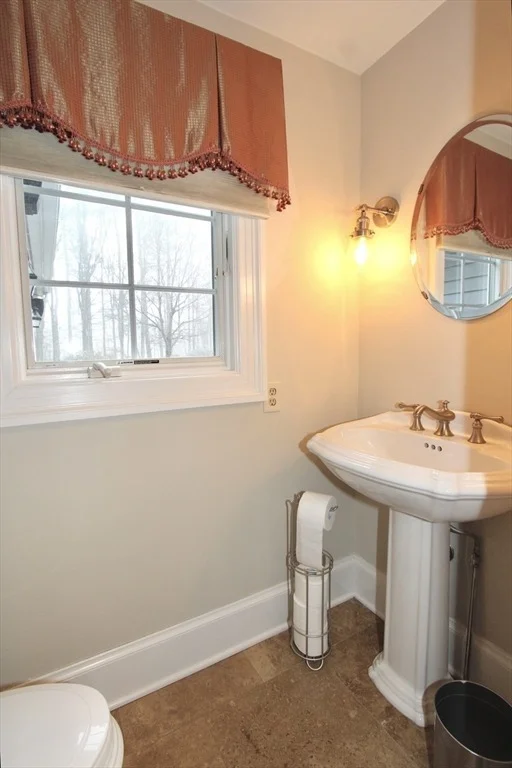 Photo of 16 Sycamore Dr