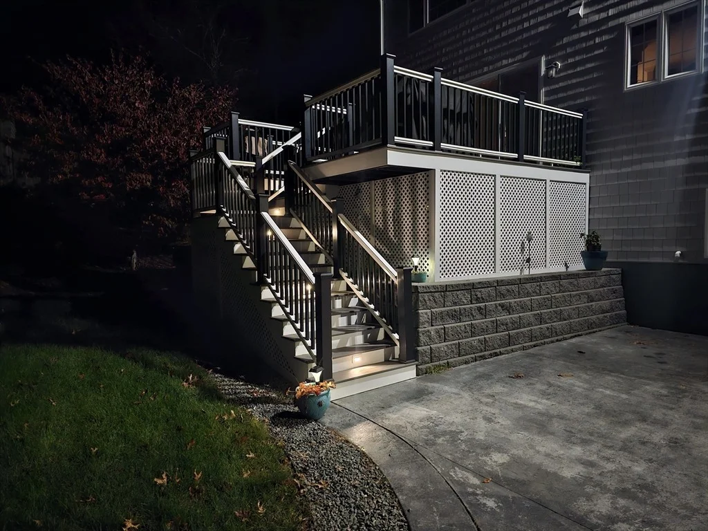 Photo of 489 Main St