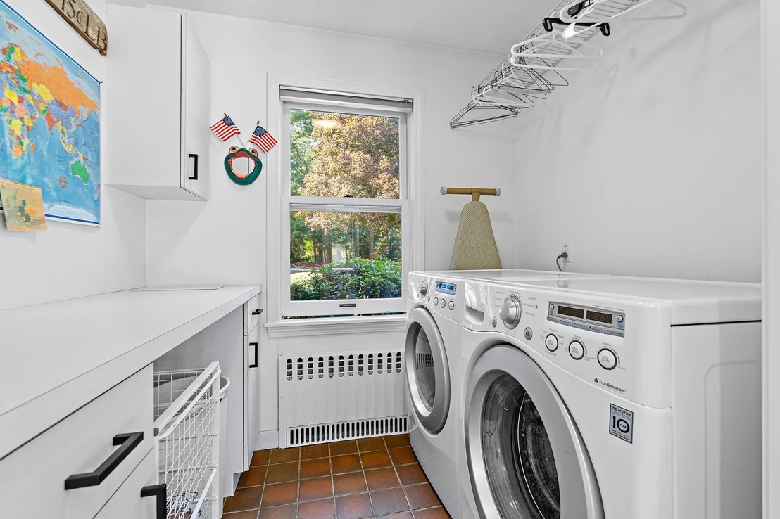 Photo of 8 Oakmount Circle
