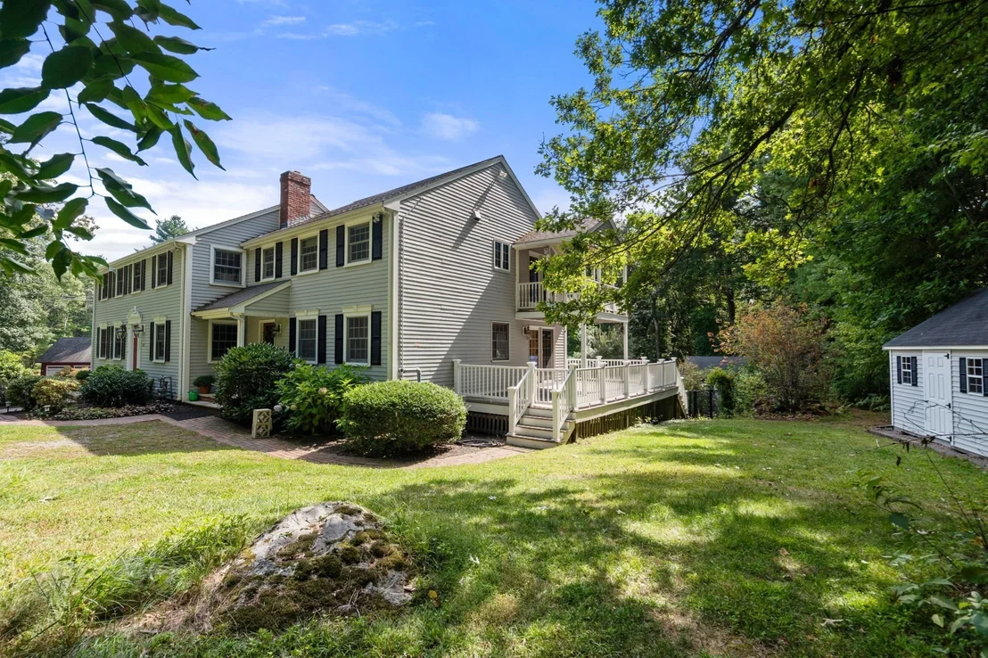 Photo of 681 High Street
