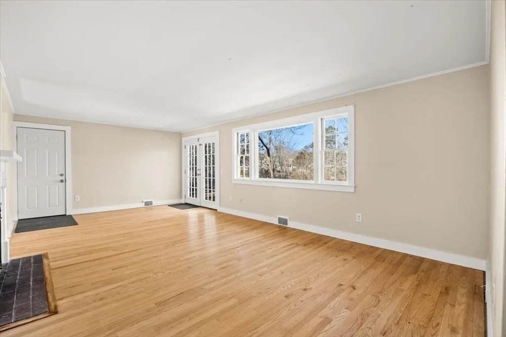 Photo of 365 Phinneys Ln