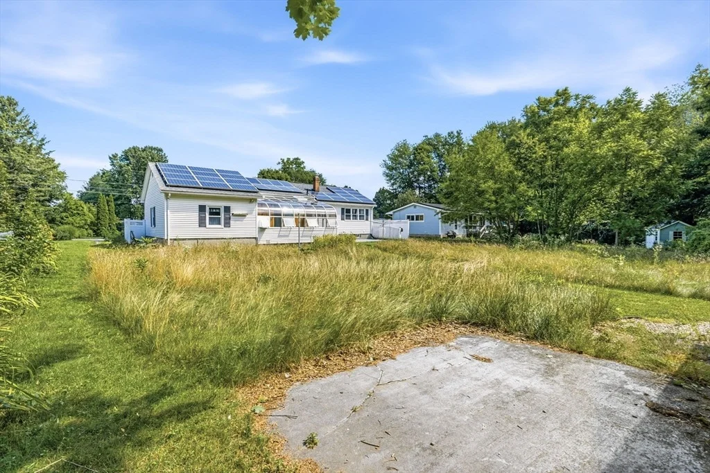 Photo of 8 Richardson Cir