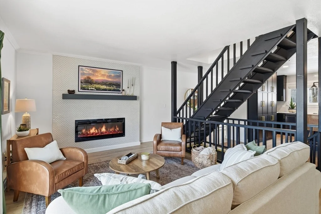 Photo of Unit 4 at 4 Pebblestone Cir