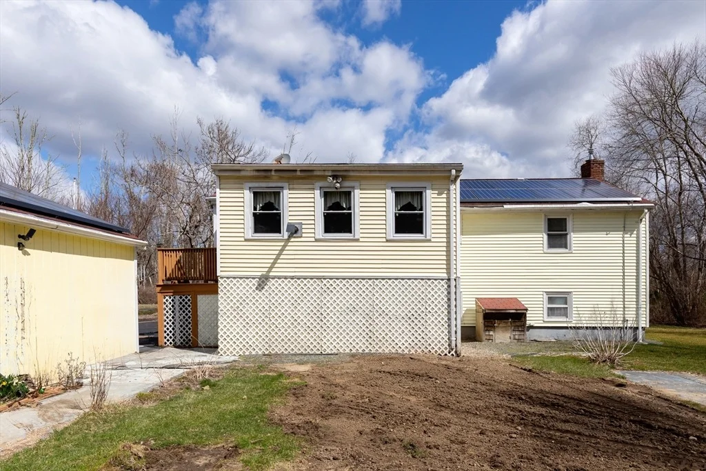 Photo of 11 Winnetuxet Rd