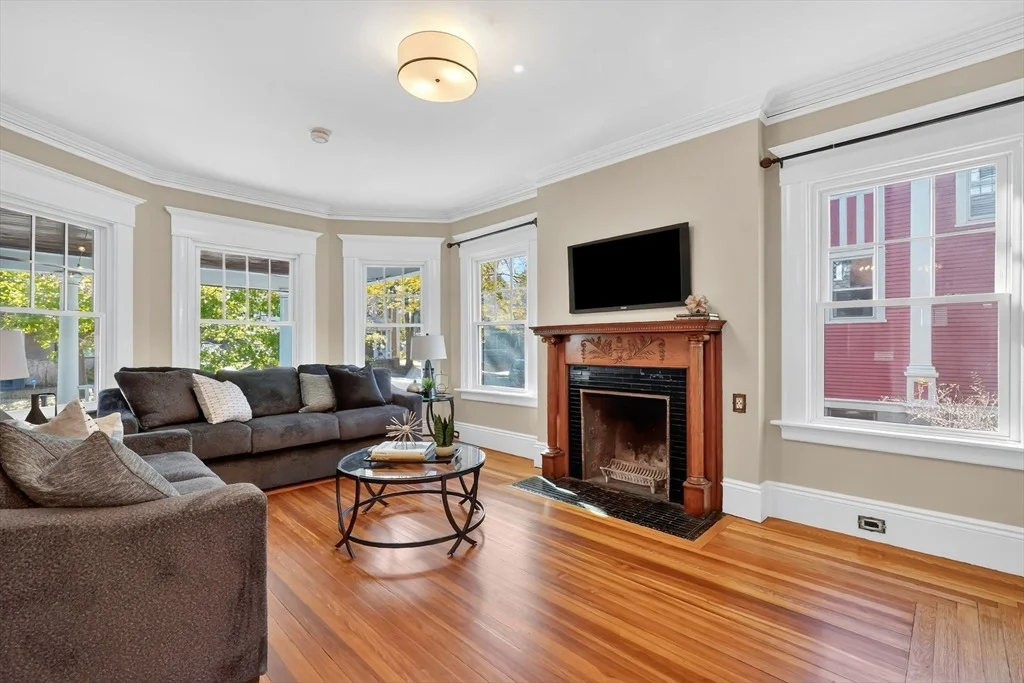 Photo of 32 Spruceland Ave