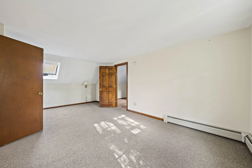 Photo of 20 Biscayne Dr