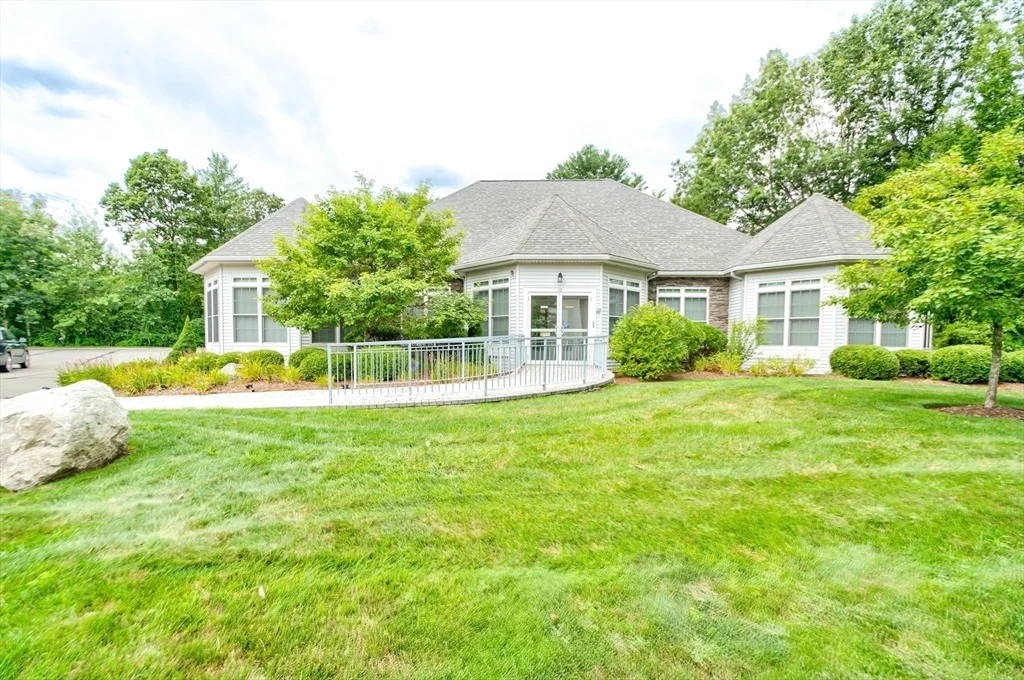 Photo of Unit 10 at 10 Dunrobin Cir