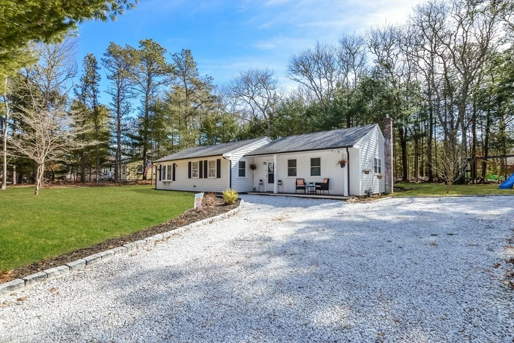 Photo of 74 Degrass Rd