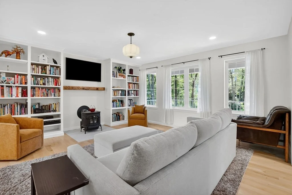 Photo of 41 Dennis Rd