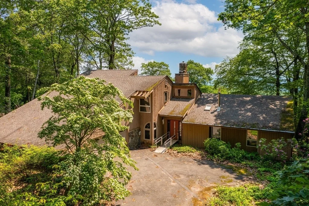 Photo of 90 Pine Ridge Rd