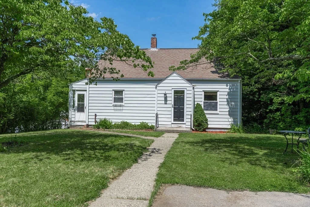 Photo of 152 Southbridge Rd