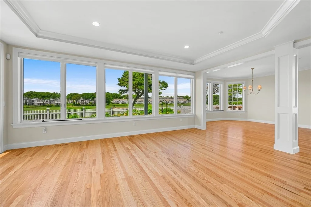 Photo of 129 Shore Dr W