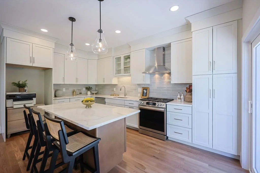 Photo of Unit UNIT18 at 27 Thomas Mann Circle