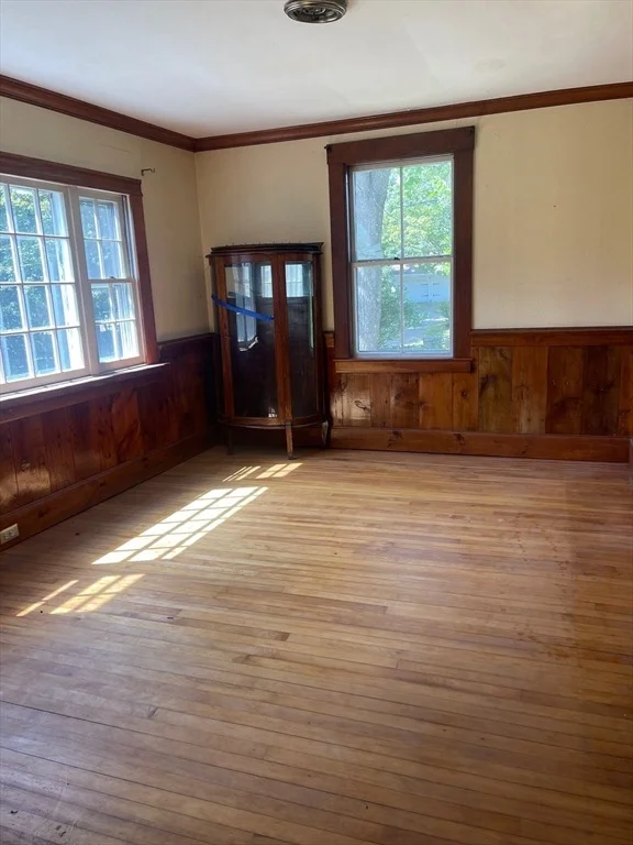 Photo of 662 Main St