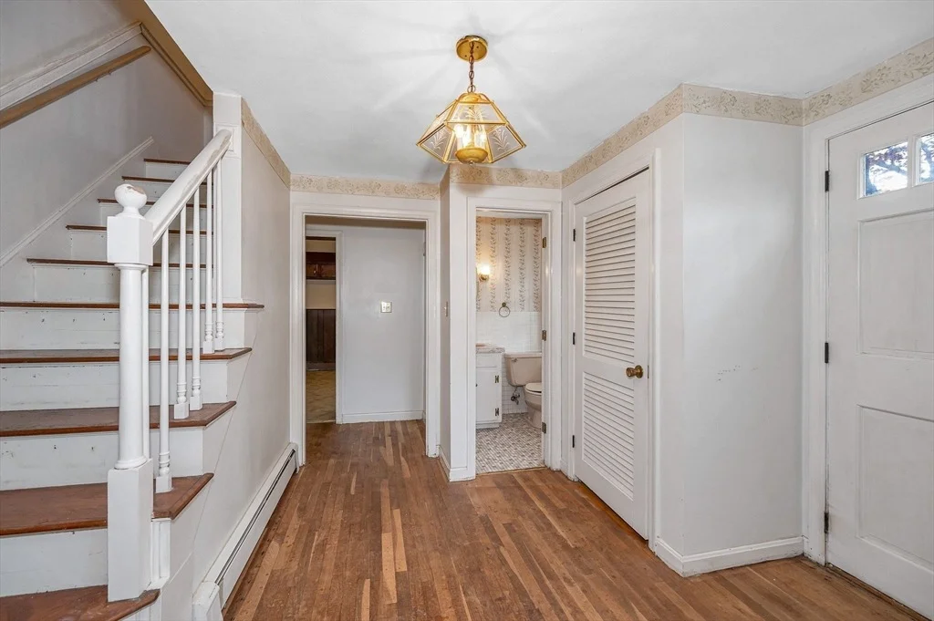Photo of 104 Meadowview Road
