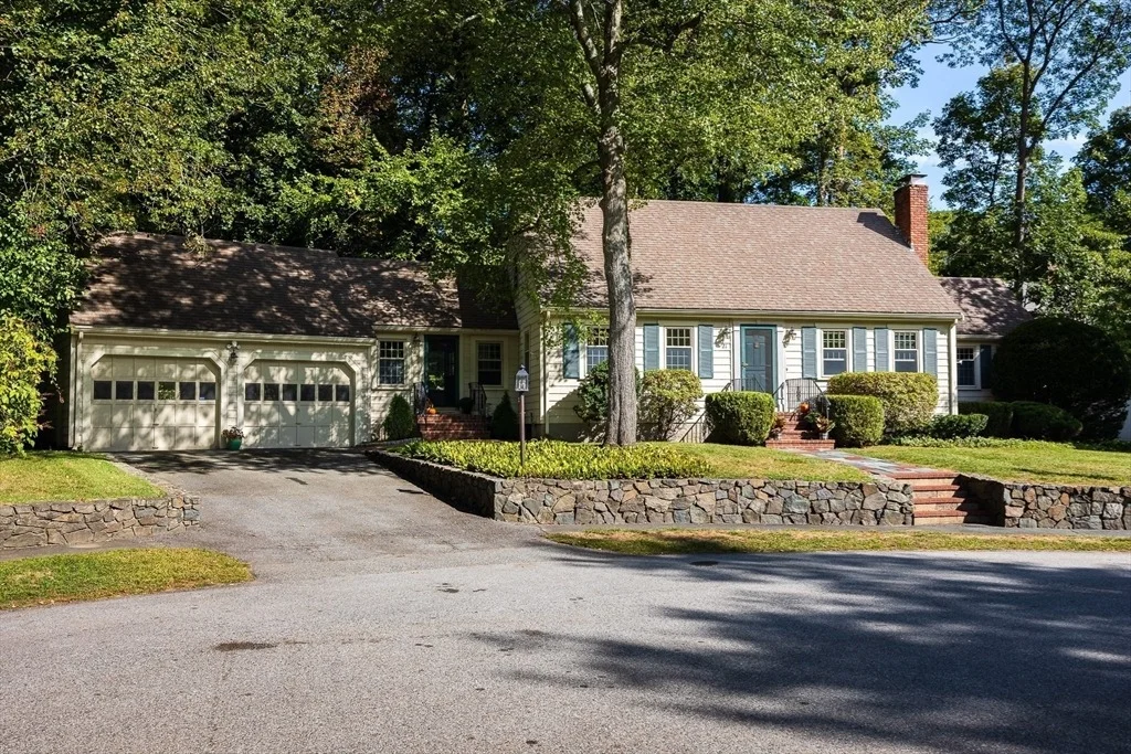 Photo of 21 Pine Ridge Circle