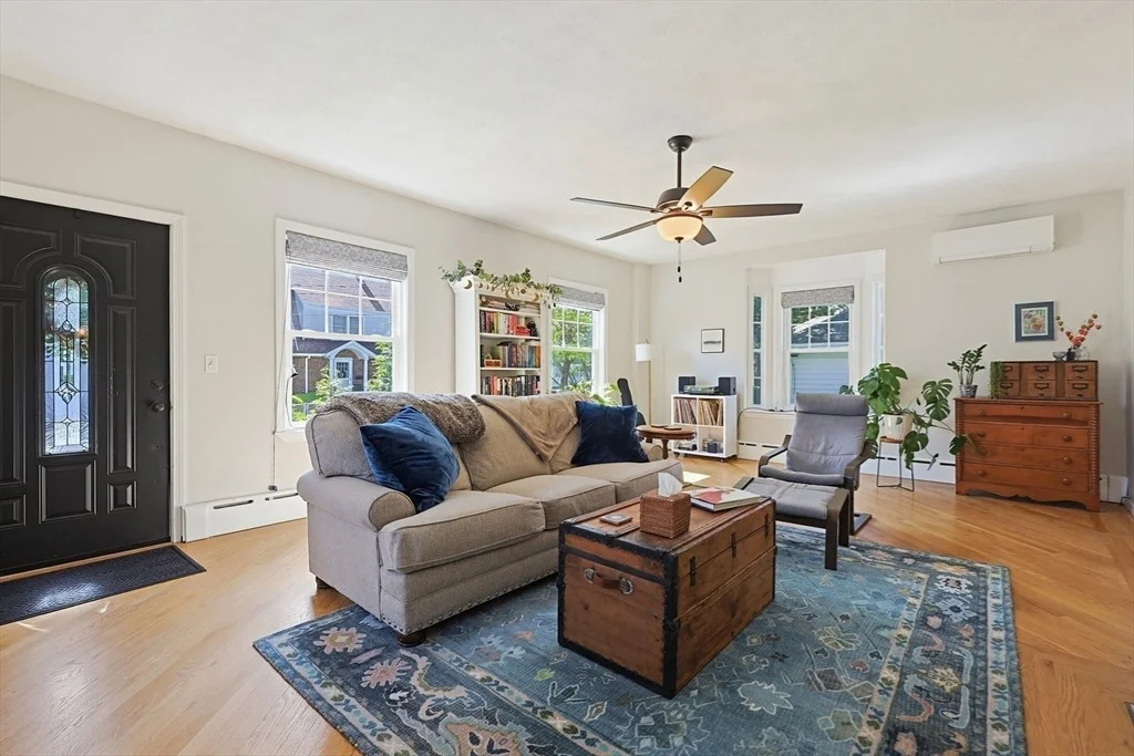 Photo of 9 Commonwealth Ave