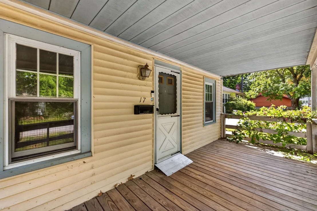 Photo of 17 W Cedar Rd