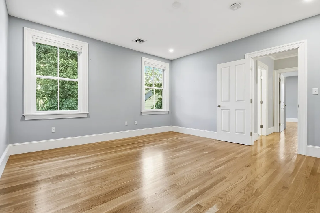 Photo of 7 Locust Avenue