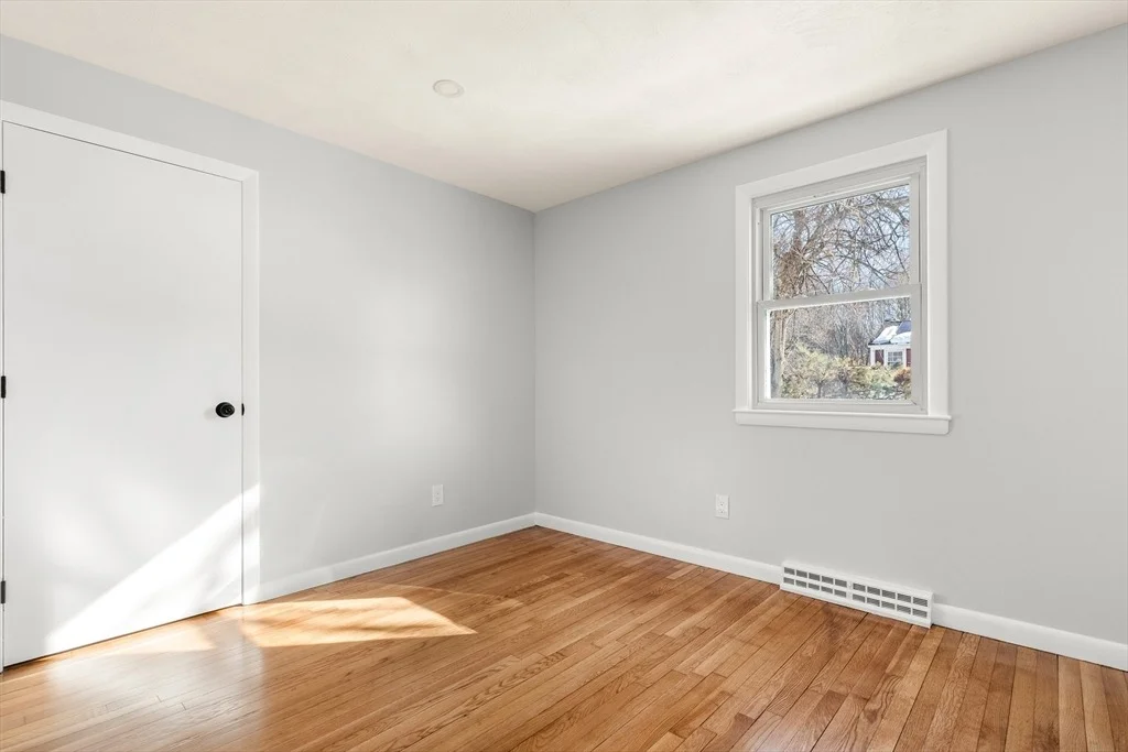Photo of 15 Robin Lane