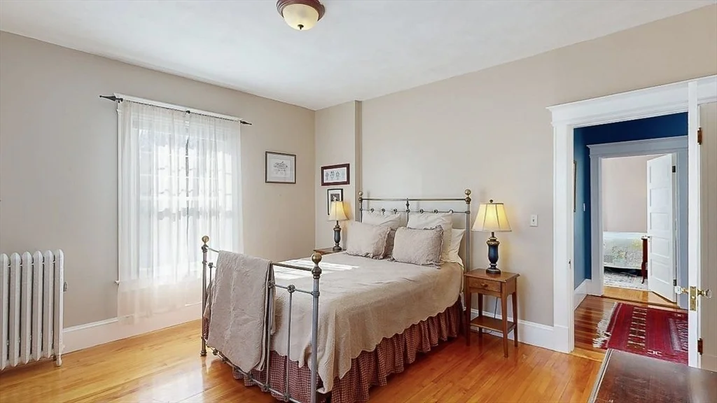 Photo of 907 Pleasant St