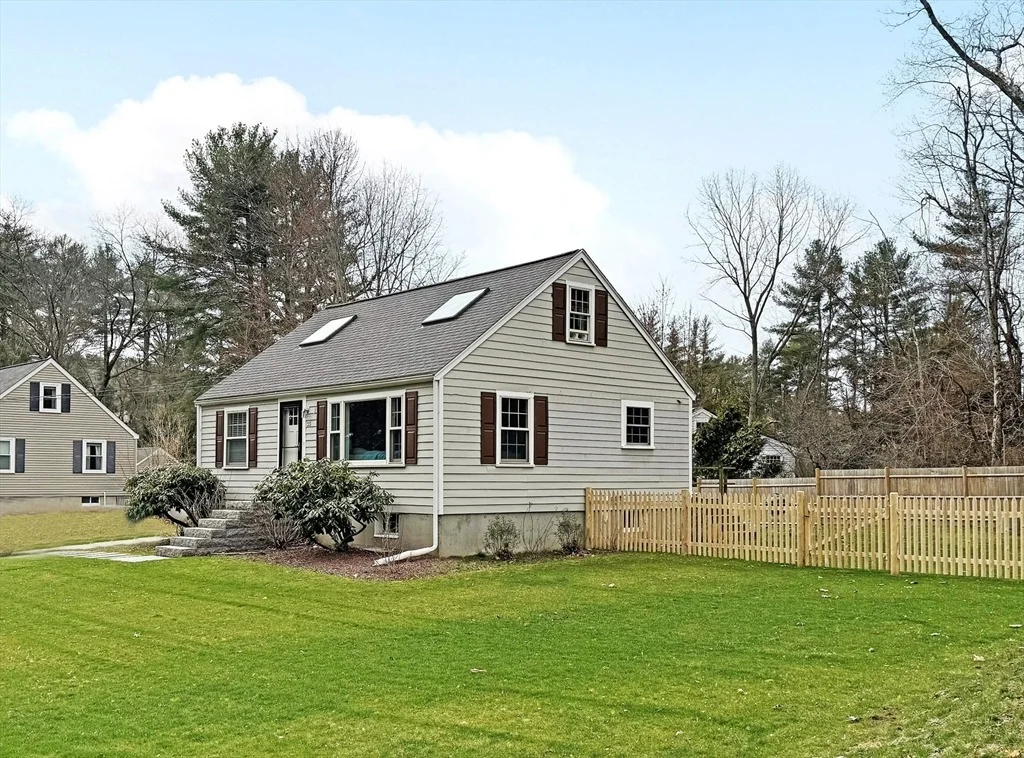 Photo of 35 Robbins Rd