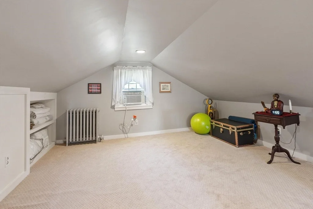 Photo of 397 Pleasant St