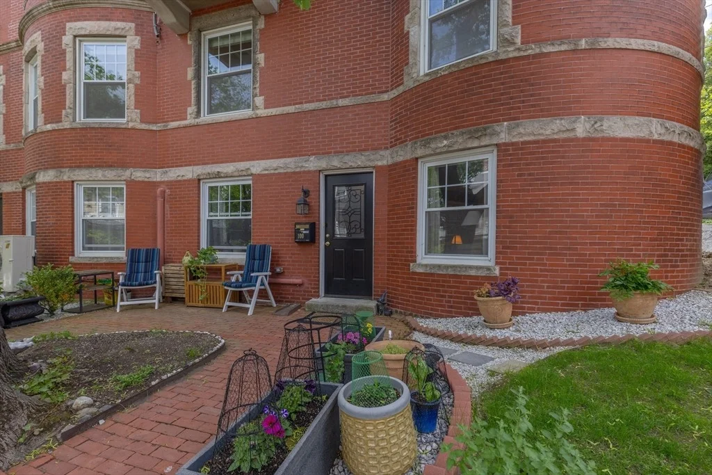 Photo of Unit 1 at 8 Colbourne Crescent